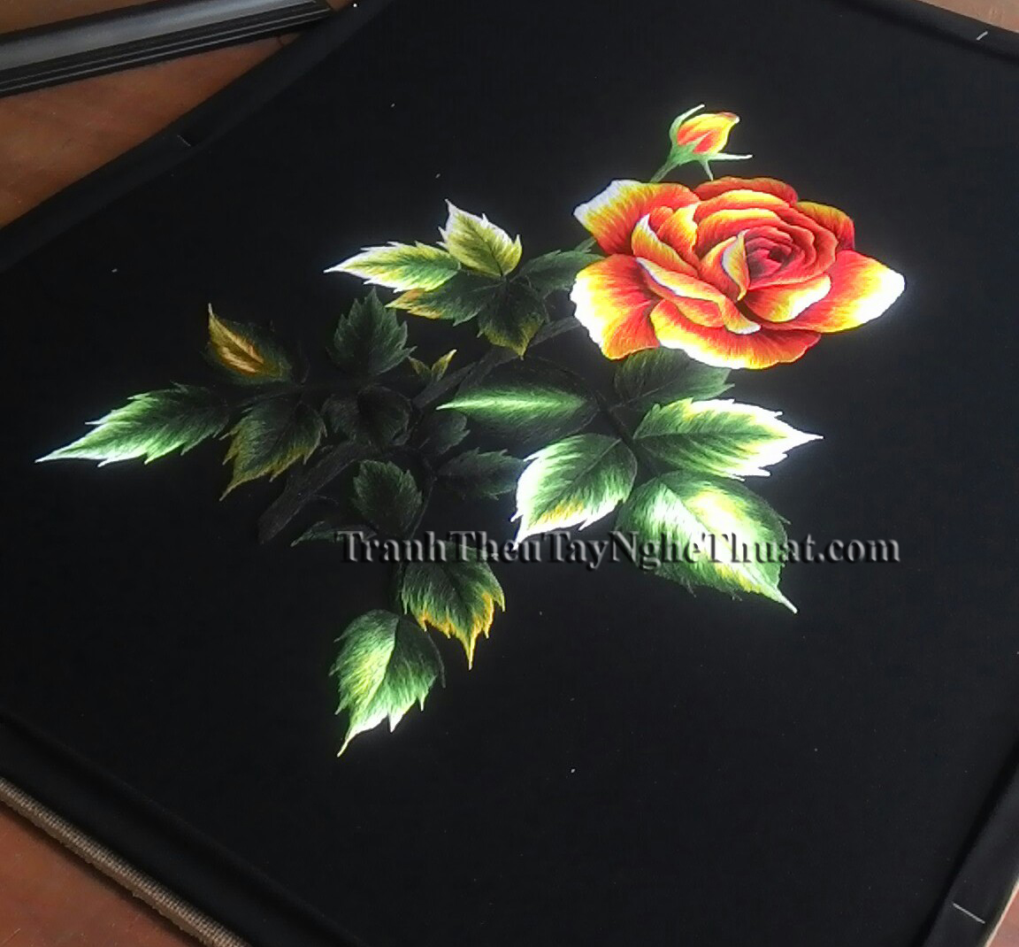 tranh thêu tặng tân gia