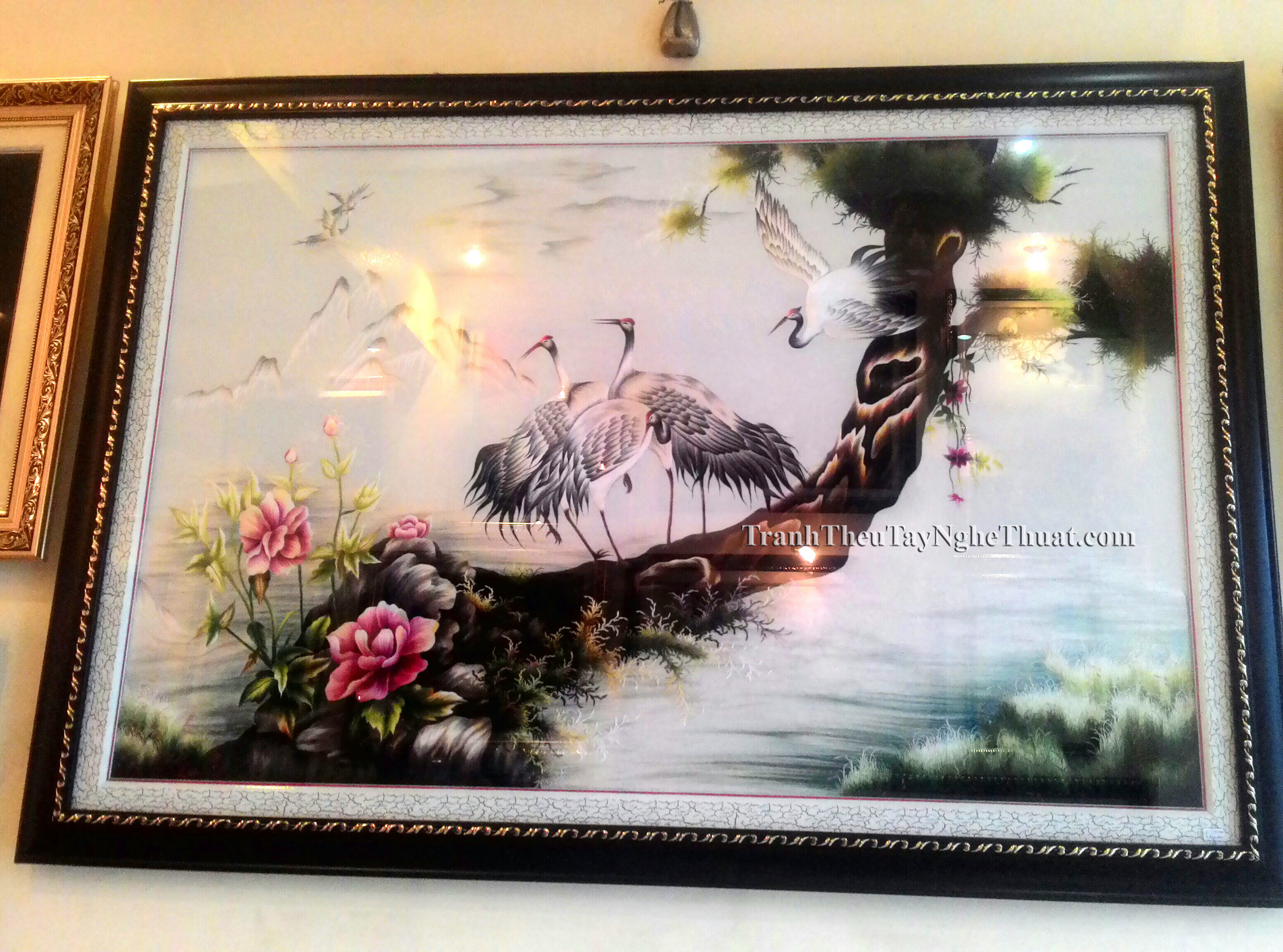 Tranh thêu Tùng Hạc Mẫu Đơn