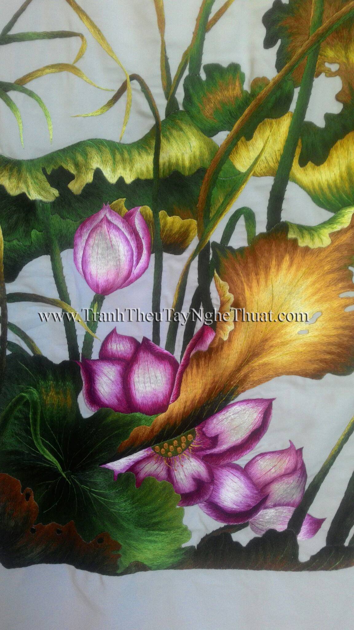 tranh thêu hoa sen