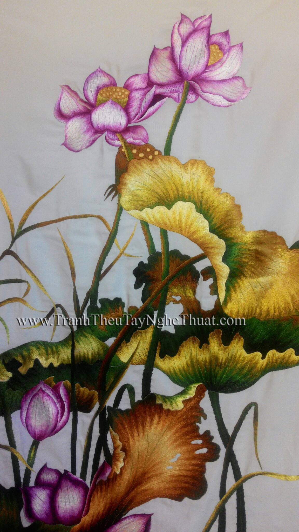 tranh thêu hoa sen
