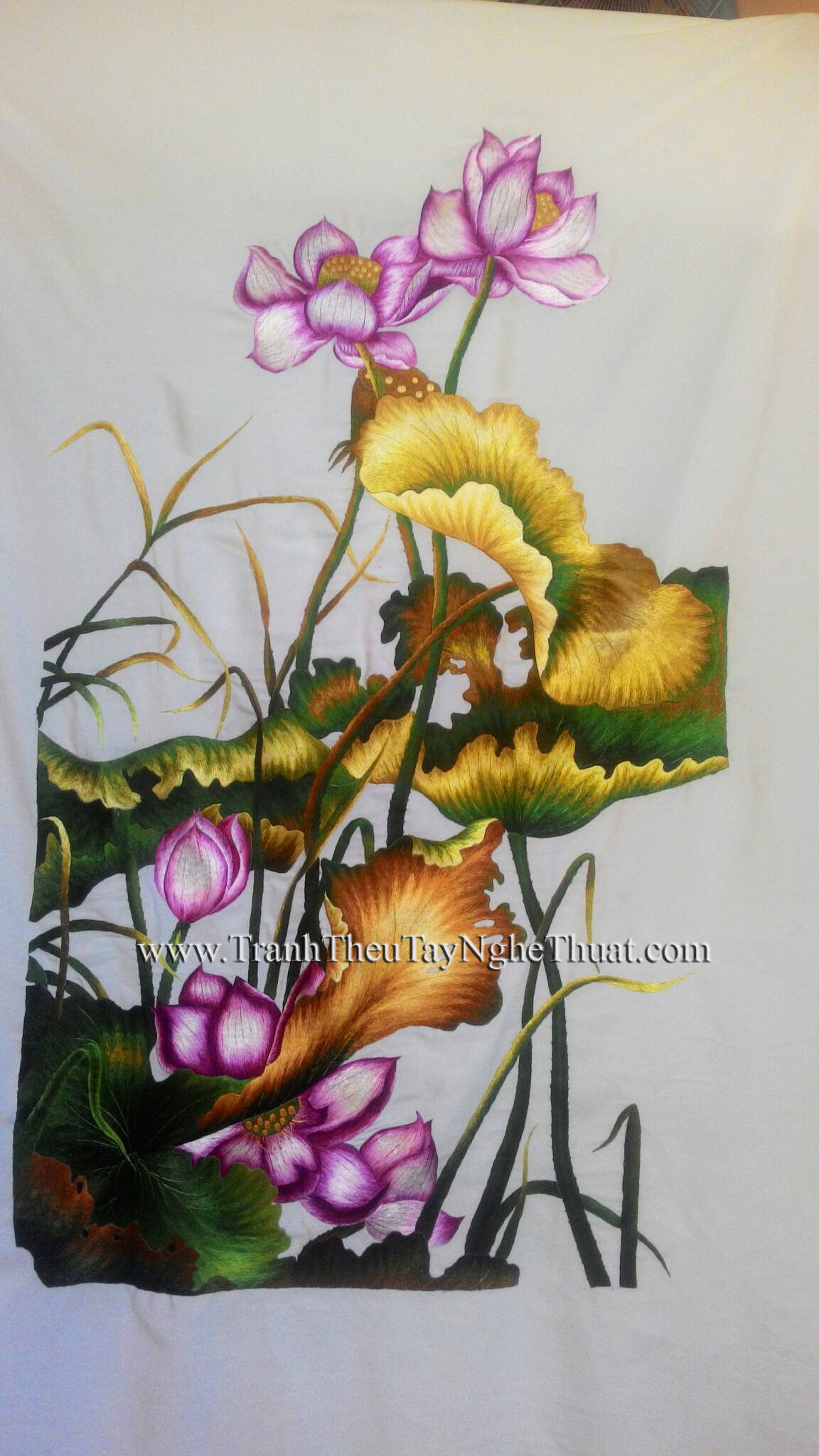 tranh thêu hoa sen