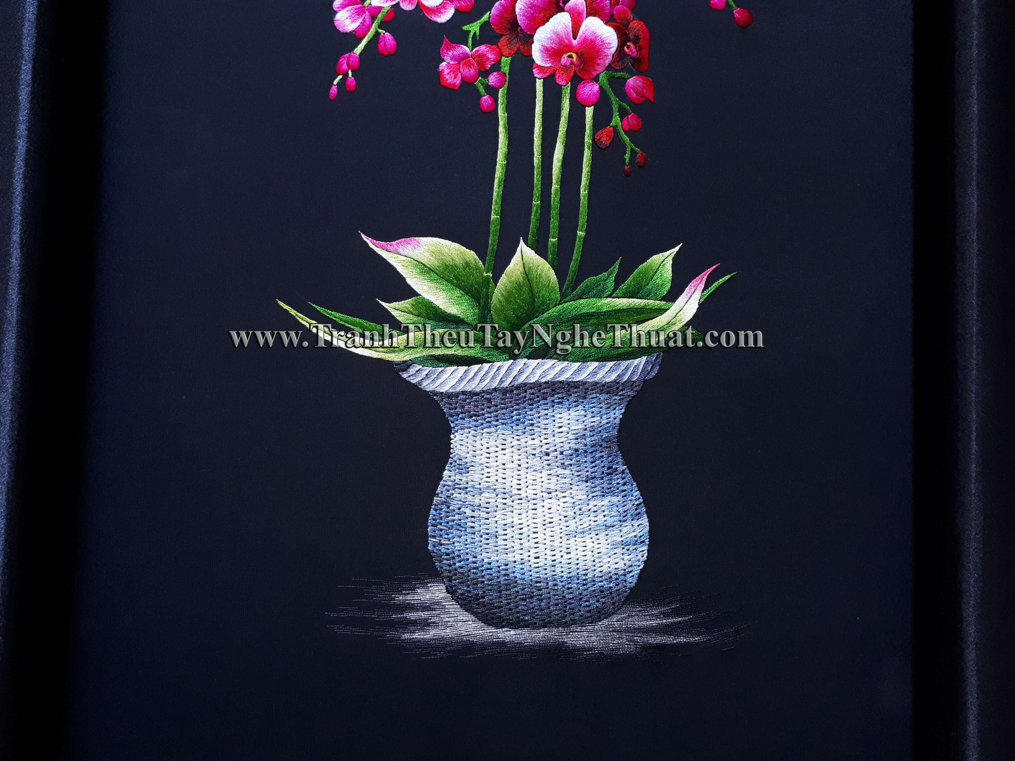 tranh thêu hoa lan hồ điệp