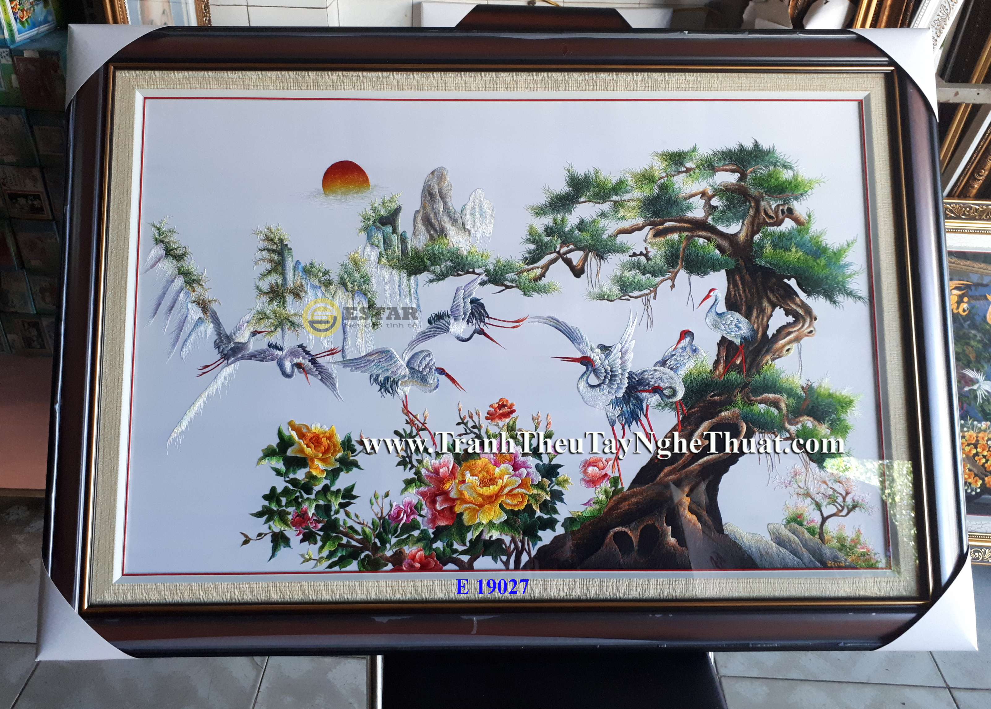 tranh thêu tùng hạc diên niên